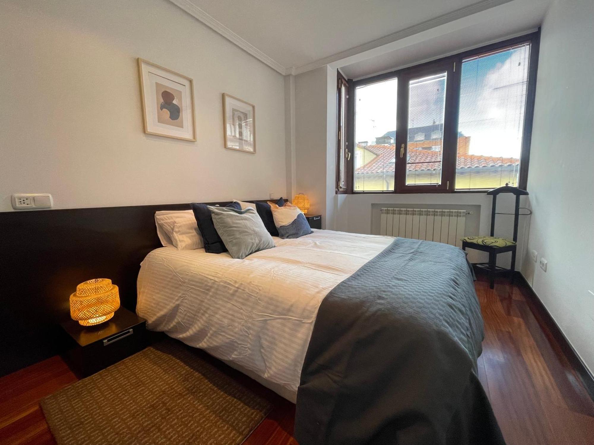 Atuaire Home Vivienda B Luminosa Parking Incluido En Plena Calle Comercial Burgo Exterior foto
